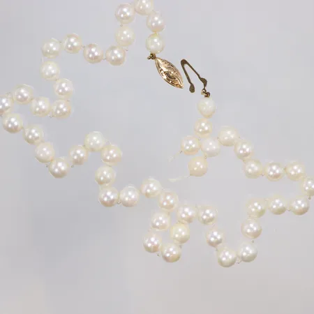 Pärlcollier med odlade pärlor Øca8mm, längd ca 48cm, delvis mycket matta, obs trasigt, lås i 14K bruttovikt 34,3g 