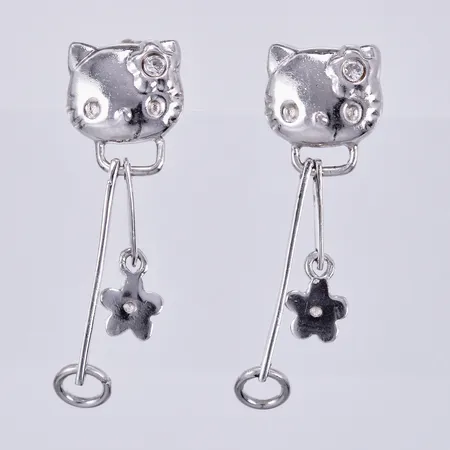 Ett par örhängen med vita stenar, Hello Kitty, längd: ca 2,5cm, bredd: ca 1-8mm, 925/1000, silver Vikt: 3,4 g