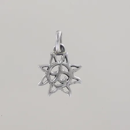 Hänge, längd 2 cm, bredd 1,3 cm, silver 925/1000 Vikt: 1,3 g