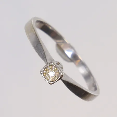 Ring i vitguld med diamant 1xca0,01ct stl 16¾ 18K Vikt: 1,9 g
