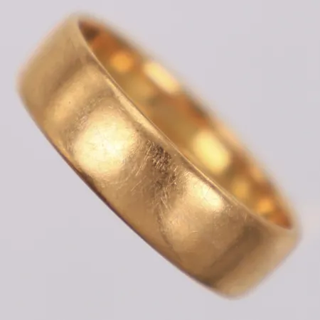 Ring, slät, stl 17, bredd 5mm, gravyr, två ihopsatta ringar, 20K Vikt: 4,5 g