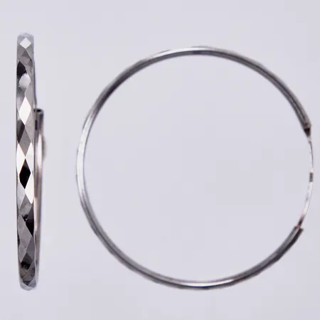 Ett par örhängen, Ø ca 4,7cm, bredd: ca 4mm, silver 925/1000 Vikt: 5,7 g