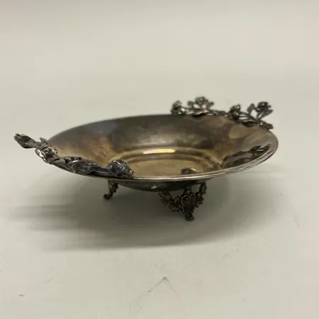 Skål med rosdekor, Ø12,5cm, 925/1000 silver Vikt: 74,6 g