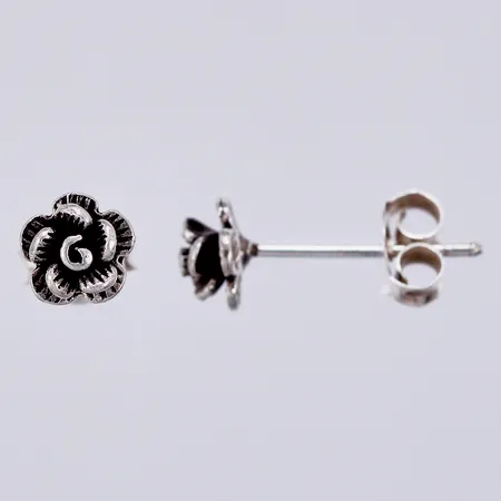 Ett par örhängen, Ø ca 5mm, silver 925/1000 Vikt: 0,7 g