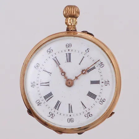 Mormorsur, 14K, 29mm, manuell (går ej), plexiglas, innerboett i metall, bucklor, saknar ögla, brv: 18,6g