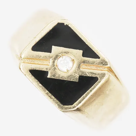 Ring med vit sten och svart emalj, stl: 17½, 14K guld Vikt: 4,6 g