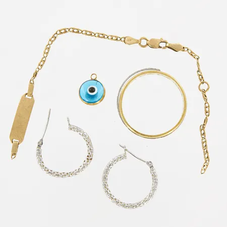 2 örhängen, 1 ring, 1 armband, 1 hänge, samtliga med defekter, 14K Vikt: 8,9 g