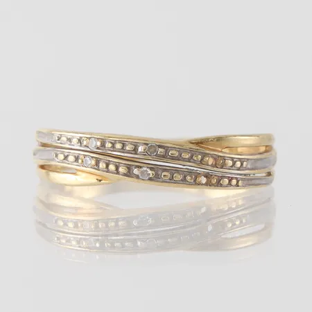 Ring med stenar, Guldfynd AB, OBS! Stenar saknas, storlek 17 ¾ mm, bredd 2.2-4.6 mm, 18k. Vikt: 2,3 g