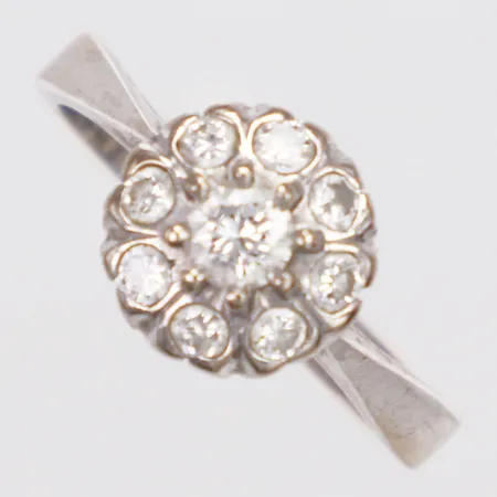 Ring, diamanter 0,05ct WP enligt gravyr, stl 16½, bredd 2,5-9mm, Guldfynd, vitguld, 18K Vikt: 3,6 g