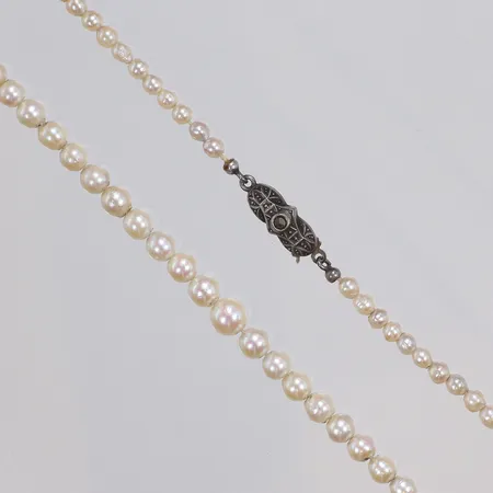 Pärlcollier med odlade pärlor 40cm Ø3,3-6mm, doserat, med slitage, i behov av omträdning, lås i silver 835/1000 Vikt: 9,6 g