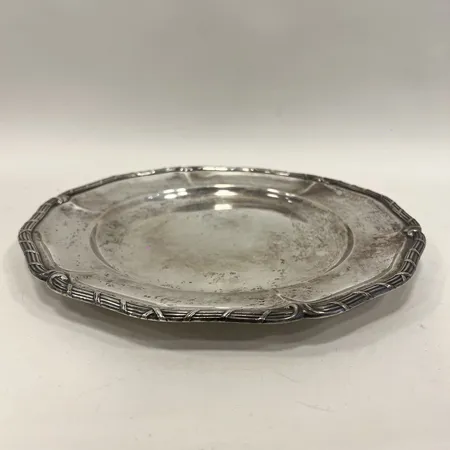 Serveringsfat, Ø 30cm, A G Dufva, Hovjuvelerare, Stockholm år 1925, repor, slitage, silver Vikt: 553,2 g