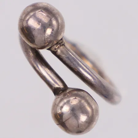 Ring, stl 17½, bredd 13,2mm, Mexico, 925/1000 silver Vikt: 6,6 g