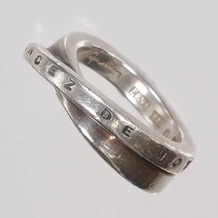 Ring, design Efva Attling, Pencez de moy, stl 17, bredd: ca 3-7mm, silver 925/1000  Vikt: 9,3 g