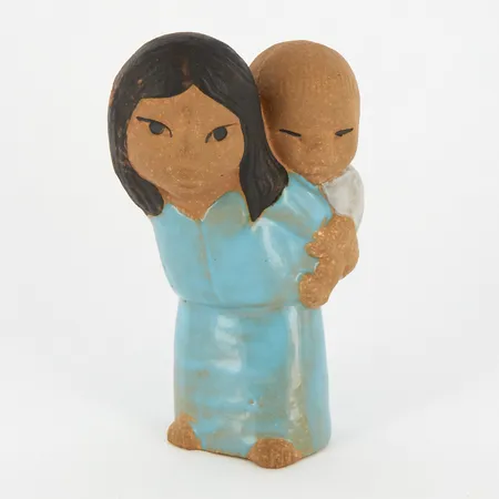 Figurin Öst, ur serien alla världens barn, Lisa Larson för Gustavsberg, höjd ca 12cm, stengods, etikettmärkt samt stämpelmärkt 