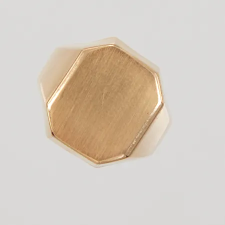 Ring, stl 17½, bredd 5-16,5mm, Carlson K & E, år 1947, 18K,  Vikt: 4,5 g