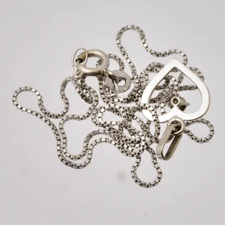 Diverse defekt guld, 18K, vikt 3,27g.