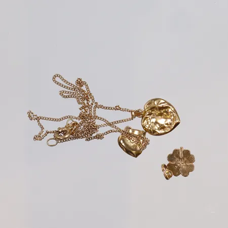 Diverse guld, defekt 18K Vikt: 2,9 g