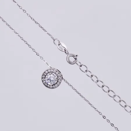 Kedja, längd: ca 44cm, bredd: ca 1mm, hänge med vita stenar, Ø ca 9mm, silver 925/1000 Vikt: 1,8 g