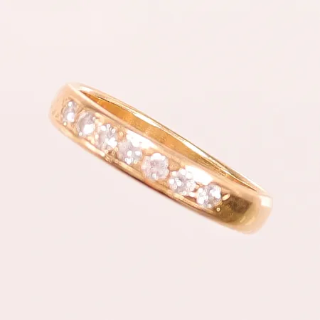 Ring, 7x diamanter 0,35ctv enligt gravyr, Ø19, bredd:4mm, 18K 4,4g.