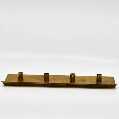 Adventsljusstake, Skultuna 1607, mässing, modell Profil, Pierre Forssell, nr.69, längd 32cm, bredd 7,4cm, bruksskick, originalkartong Vikt: 0 g
