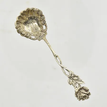 Sked med blomdekor, längd 10½ cm, 830/1000 silver. Vikt: 13,1 g