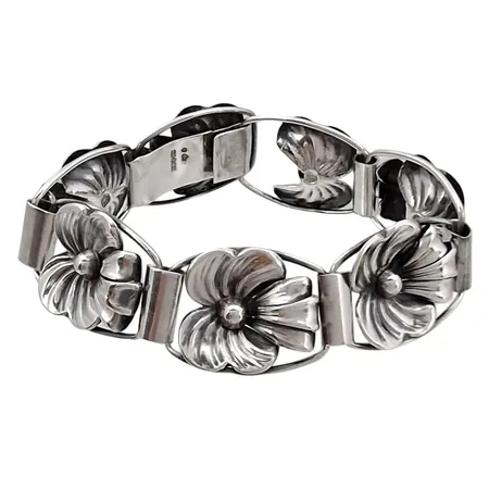 Vintage Armband 1950-tal, silver, blomdekor, längd 19,5 cm, bredd 19 mm, Kaplans Stockholm 1954 Vikt: 25,5 g