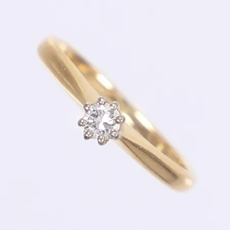 Ring med vit sten, stl 17, bredd, 1-4mm, 18K Vikt: 2,6 g