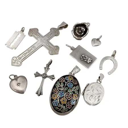 Hängen, 10 stycken, silver 830-925/1000, varierande mått, kors längd inkl. ögla 60 mm, bredd 35 mm Vikt: 24 g
