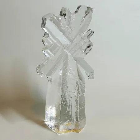 Glasfigurin av Christer Sjögren för Lindshammar Art glass, Crystal, höjd 25cm, limrester i botten Vikt: 0 g