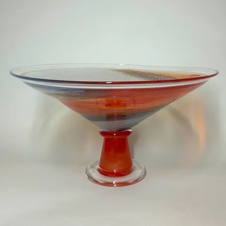 Skål på fot, Kosta Boda, design Kjell Engman, höjd 20cm Ø36cm, signerad Vikt: 0 g Skickas med postpaket.