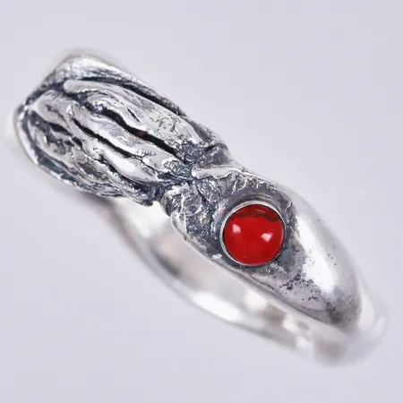 Ring, stl: 16½, bredd: ca 4-7mm, Georg Jensen, Ole Kortzau, med koral #363, 925/1000, silver Vikt: 9,3 g