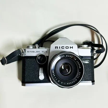 Kamera Ricoh singlex TLS, snr 248338, objektiv auto rikenon 55mm, 2,8, Objektiv, tele kennex, 135mm 2,8, originalkvitto 1973. Väska, blixt. Vikt: 0 g Skickas med postpaket.
