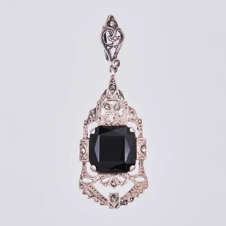 Hänge med markasiter och svart sten, längd: ca 5cm, bredd: ca 1-20mm, 830/1000 silver Vikt: 4,6 g