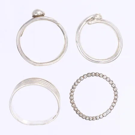 Fyra ringar, buckliga/skeva, silver 925/1000 Vikt: 15,7 g