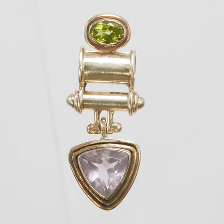 Silverhänge med peridot samt ametist i rörlig del, 41,1x16,4mm, repor samt nagg, 925/1000 Vikt: 7,4 g