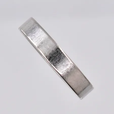 Ring, stl 18¾, vitguld, graverad, 18K Vikt: 3,2 g