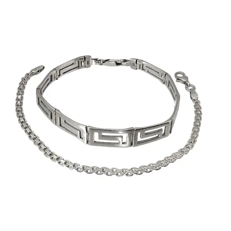 Armband, silver 925/1000, två st, längd 18,0 / 18,0 cm, bredd 3 / 6,5 - 9,5 mm, fint skick Vikt: 16,2 g