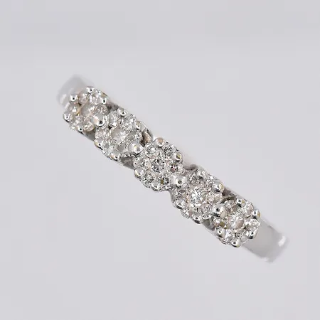Ring med diamanter ca 0,20ctv, stl 18, vitguld, GHA, 18K Vikt: 3,2 g