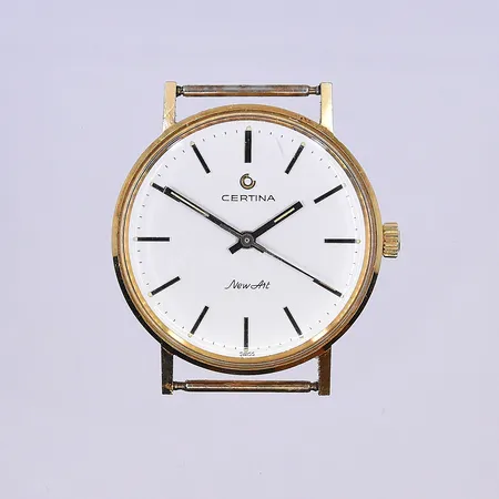 Herrur Certina New art, manuell, Ø34 mm, graverad boett, fungerar vid testtillfället, 18K. Bruttovikt 26,9g.