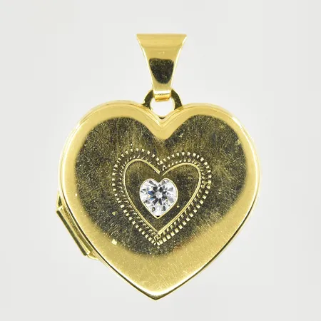 Hänge medaljong hjärta med vit sten, öppningsbar, plastinsats, längd 22 mm, bredd 18 mm, 18K. Vikt: 3,1 g