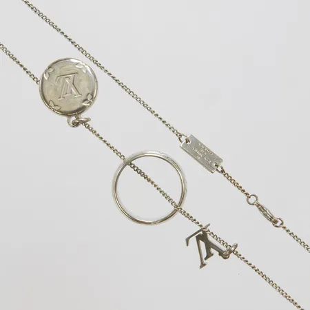Collier, Louis Vuitton monogram charms necklace, M62485, längd: 51,5-57-62,5cm, oädel metall, färgbortfall invid lås, bruksskick, Sales voucher från Selfridges London 2022, smyckespouch.  Vikt: 0 g