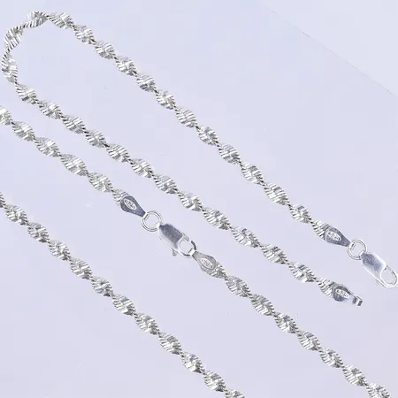 Collier och armband, Guldfynd, längd på kedja 45,5 cm och bredd 3 mm, längd på armband 19 cm och bredd 3 mm, silver 925/1000. Vikt: 9,7 g