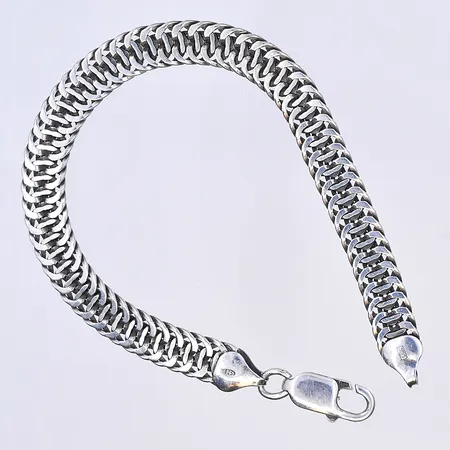 Armband, längd 19 cm, bredd 8 mm, silver 925/1000. Vikt: 14,8 g
