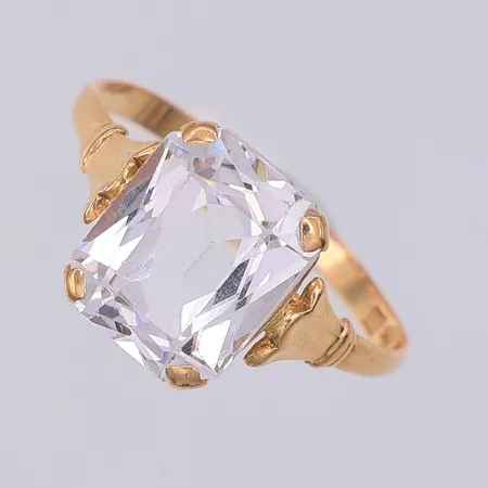 Ring, sliten bergkristall, Ceson år 1955, stl 17, skev, 18K Vikt: 2,1 g