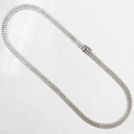Collier, längd: 43cm, bredd: 6mm, 835/1000 silver. Vikt: 30,2 g