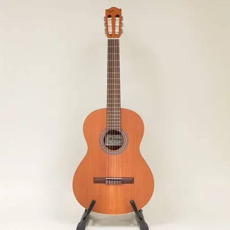 Akustisk gitarr Alhambra, Z-Nature, nHNVGM, mjukt fodral, Made in Spain, fint skick. Vikt: 0 g Skickas med postpaket.
