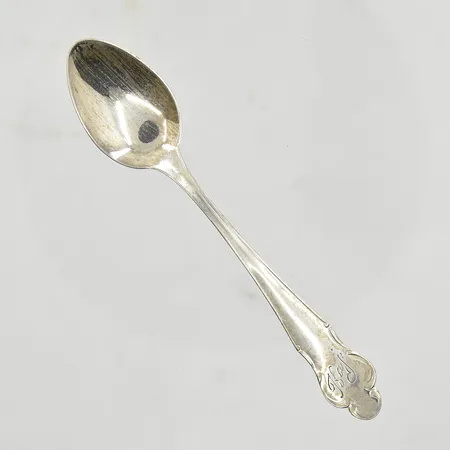 Sked, längd 10½ cm, gravyr på skaft, 830/1000 silver. Vikt: 8,7 g