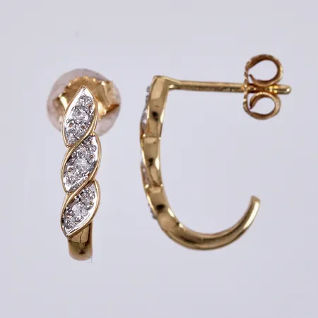 Ett par örhängen med diamanter 6x ca 0,005ct, längd: ca 1,2cm, bredd: ca 2mm, 18K Vikt: 1,9 g