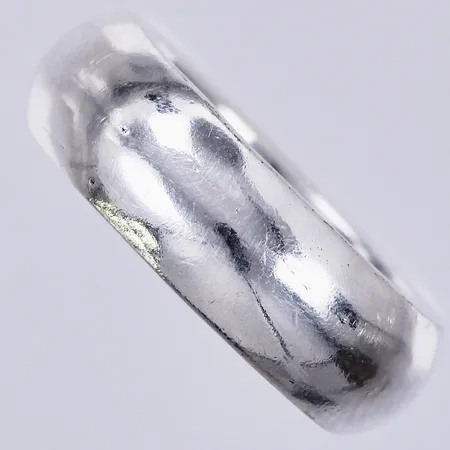 Ring, stl: ca 15¾, bredd: ca 6mm, 925/1000 silver   Vikt: 7,8 g