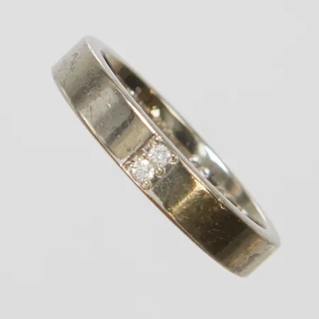 Ring, diamanter 2 x ca 0,02ct, Ø17¾, bredd: 3,8-3,9mm, personlig gravyr, Schalins, palladium 500/1000 Vikt: 4,7 g